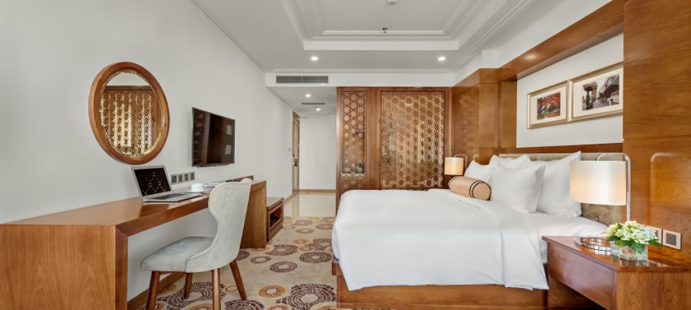 Seafront Premier, Paris Deli Hotel 4*