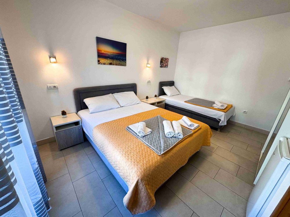 TRPL room, DMD Budva 3*