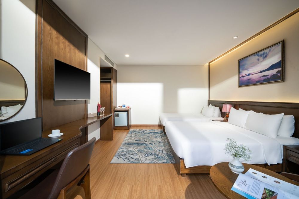 Deluxe Triple City View, Golden Lotus Hotel Da Nang 4*