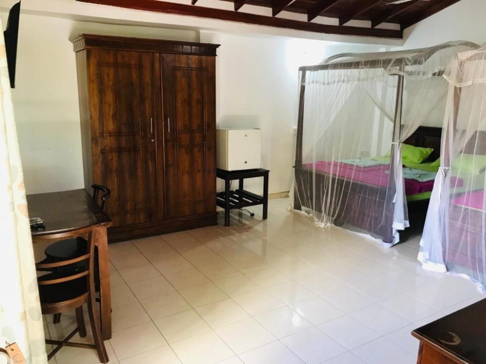 Family room with Fan, Crescent Unawatuna 2*