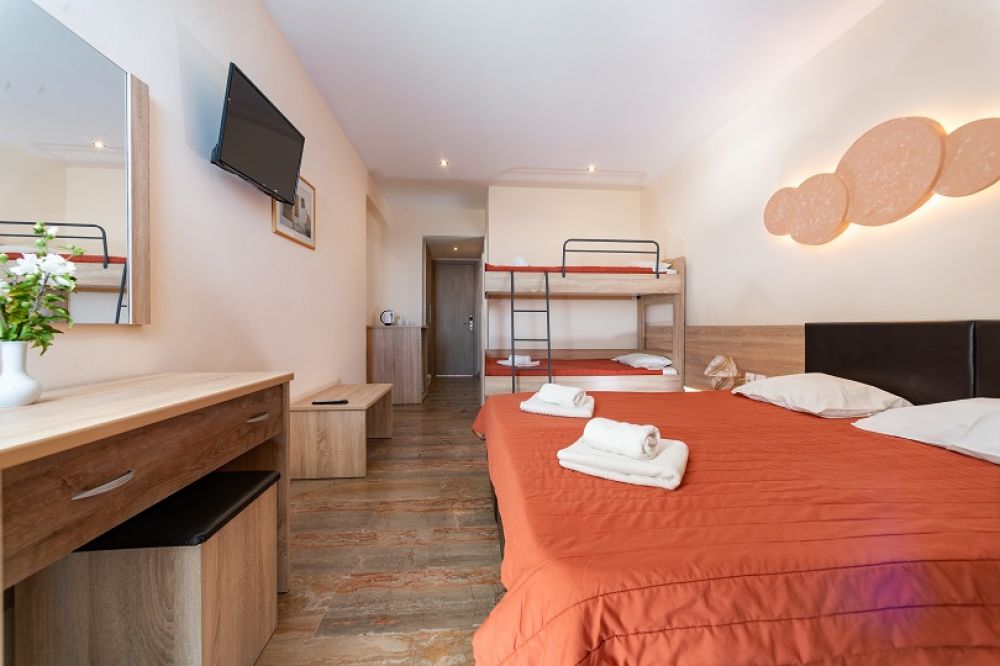 Family Room Open Plan Sea View Bunk Bed, Corfu Maris Bellos 4*