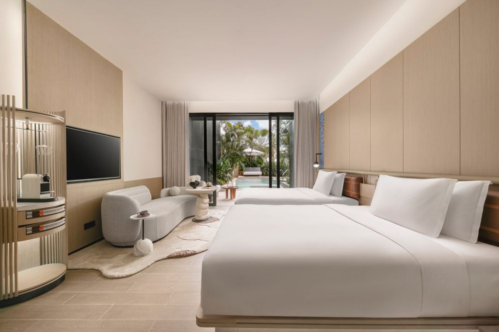 Standard Pool Access, Hotel Indigo Clear Water Bay 5*