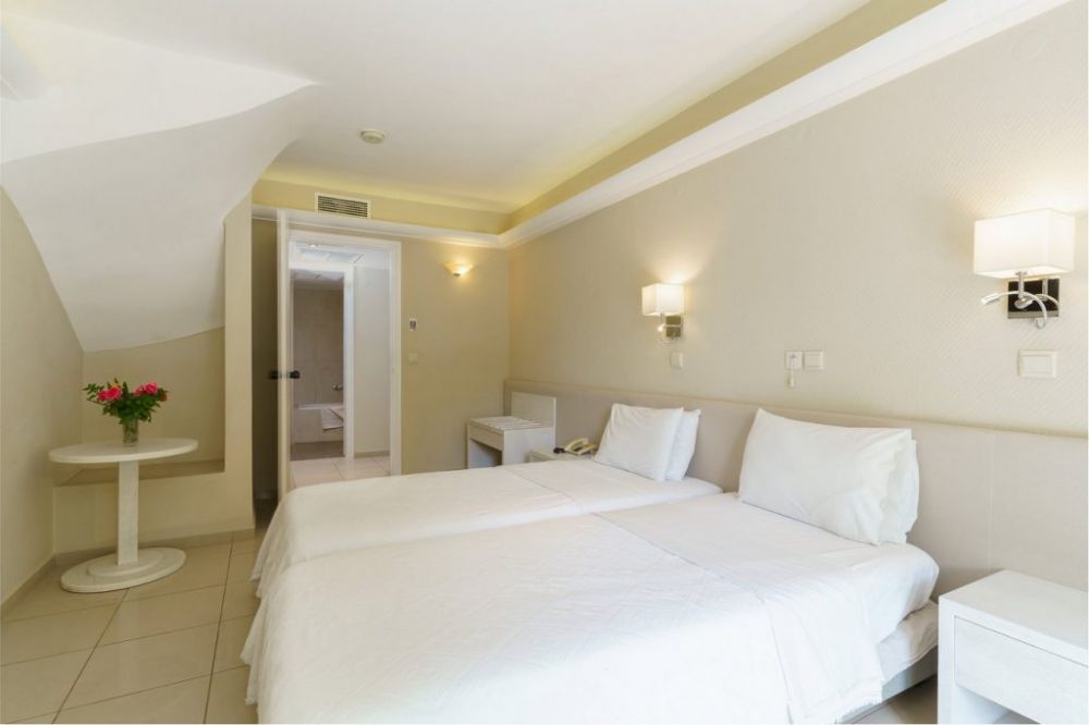 Family GV, Pearl Beach 4*