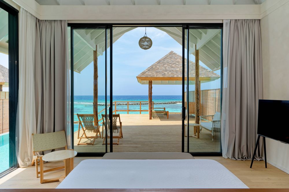 Deluxe Water Pool Villa, Ananea Madivaru Maldives 5*