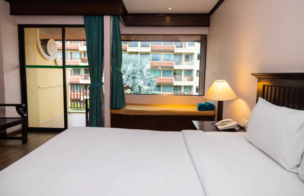 Deluxe Pool View, Baumanburi Hotel 3*