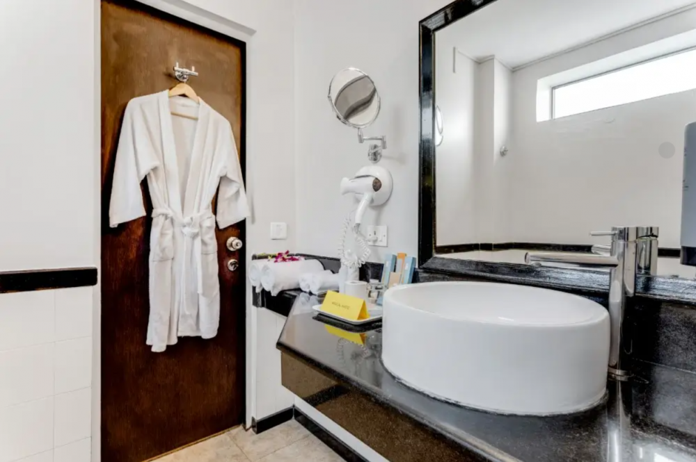 Studio Suite, Whispering Palms Beach Resort 4*