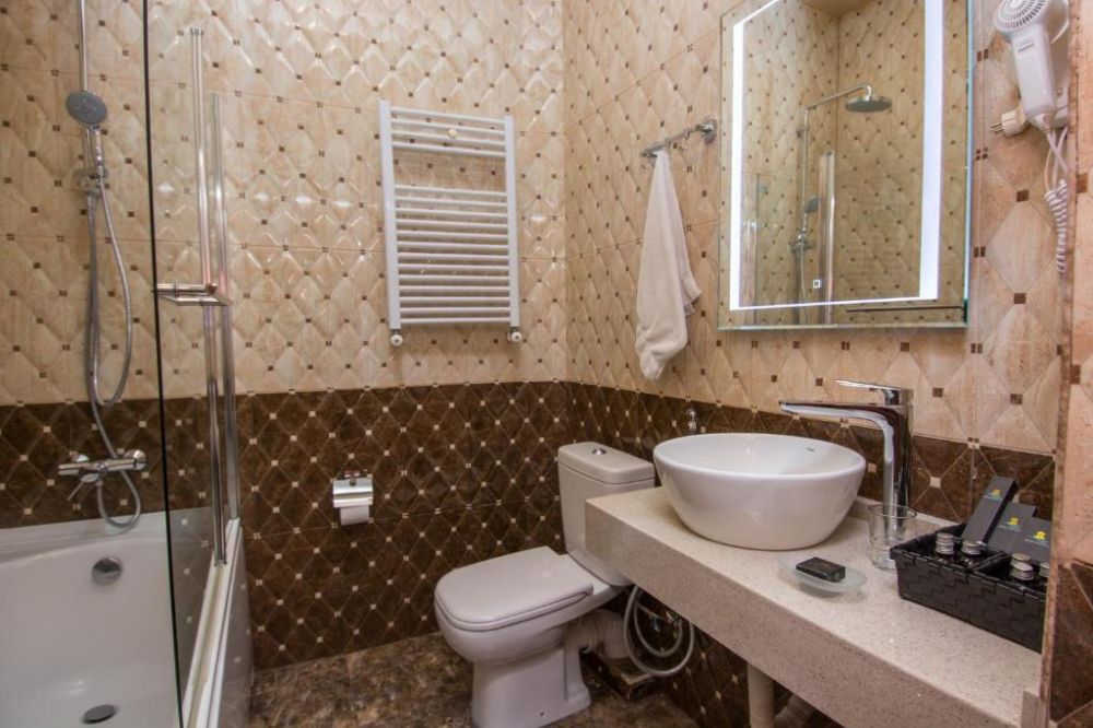 Deluxe Twin, River Side 4*