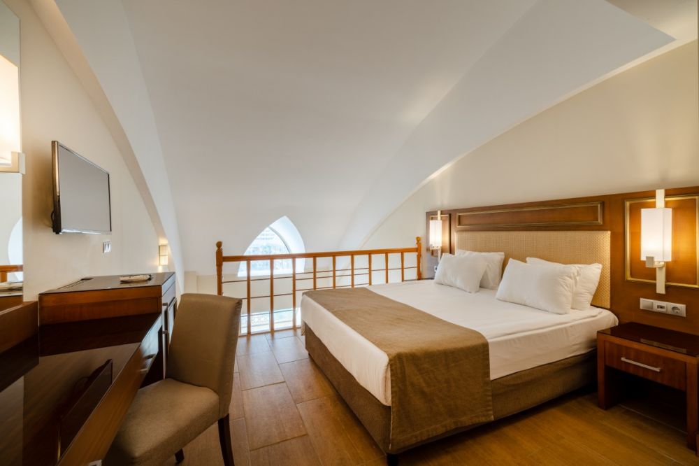 Family Room Duplex, Crystal Prestige Elite Pearl Collection (ex. Crystal Prestige Elite) 5*