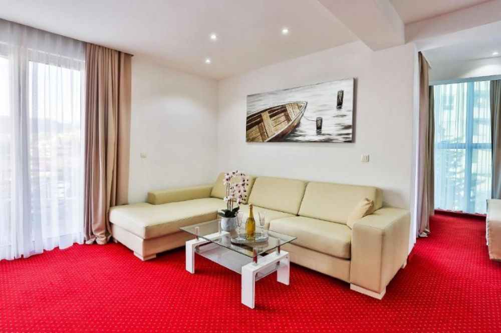 Studio Apartment with Sea View, La Mer Hotel 4*