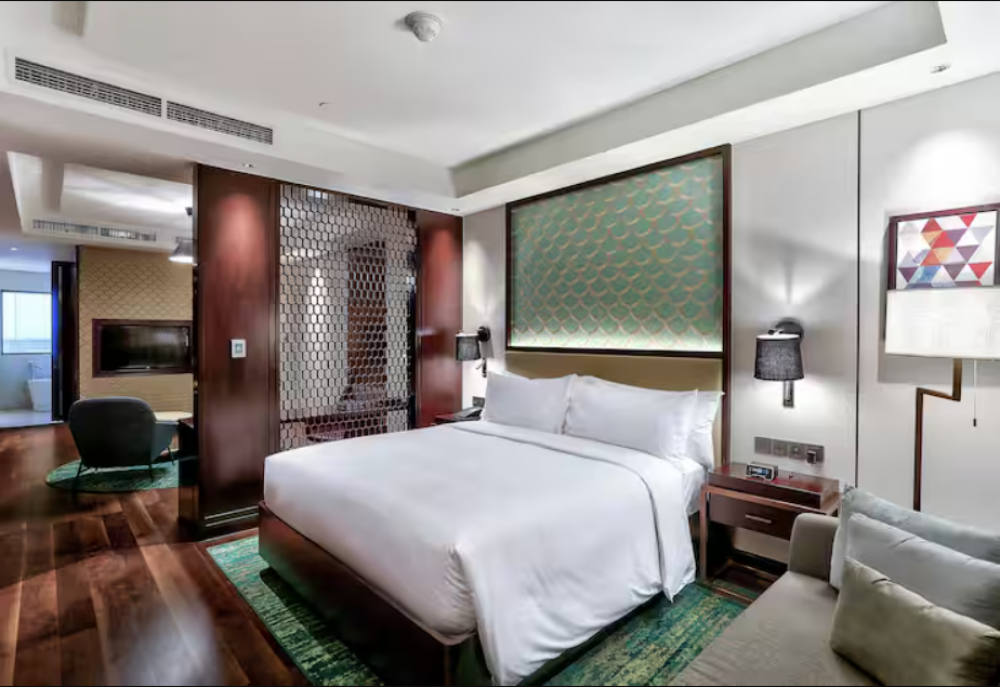 One Bedroom Suite City View, Hilton Da Nang 5*