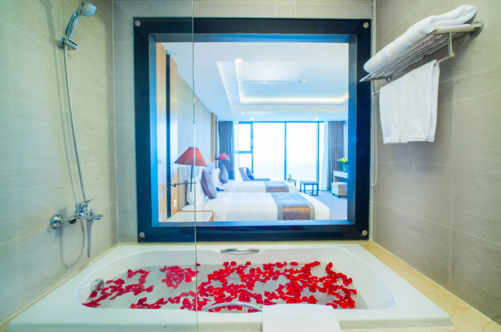 Deluxe/ Deluxe Ocean View, Muong Thanh Luxury Da Nang 5*