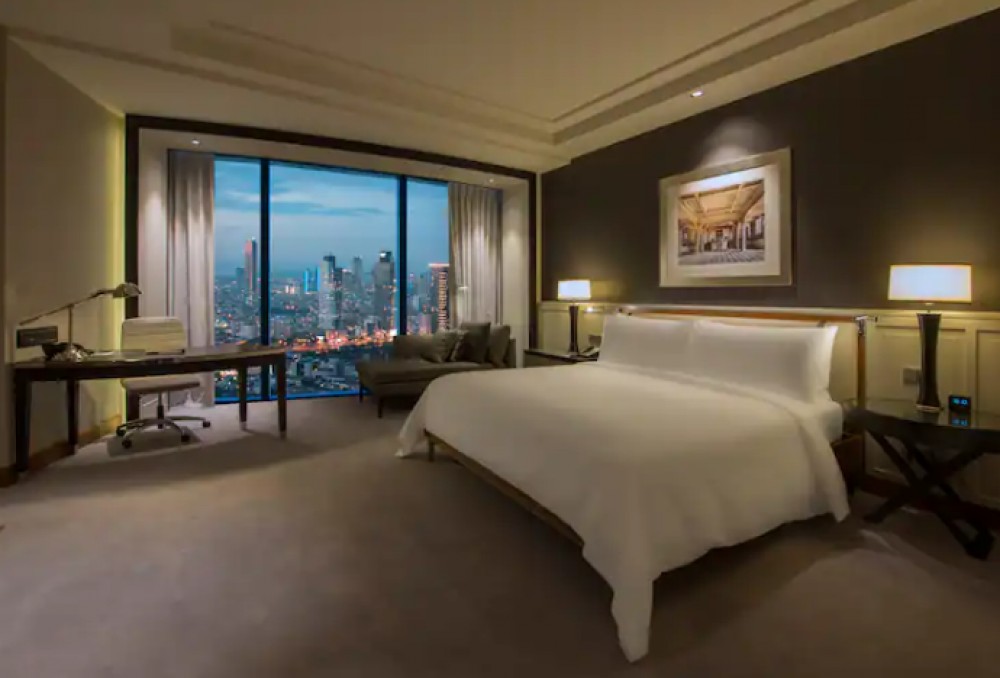 Deluxe CV/Bosphorus View, Hilton Istanbul Bomonti Hotel & Conference Center 5*