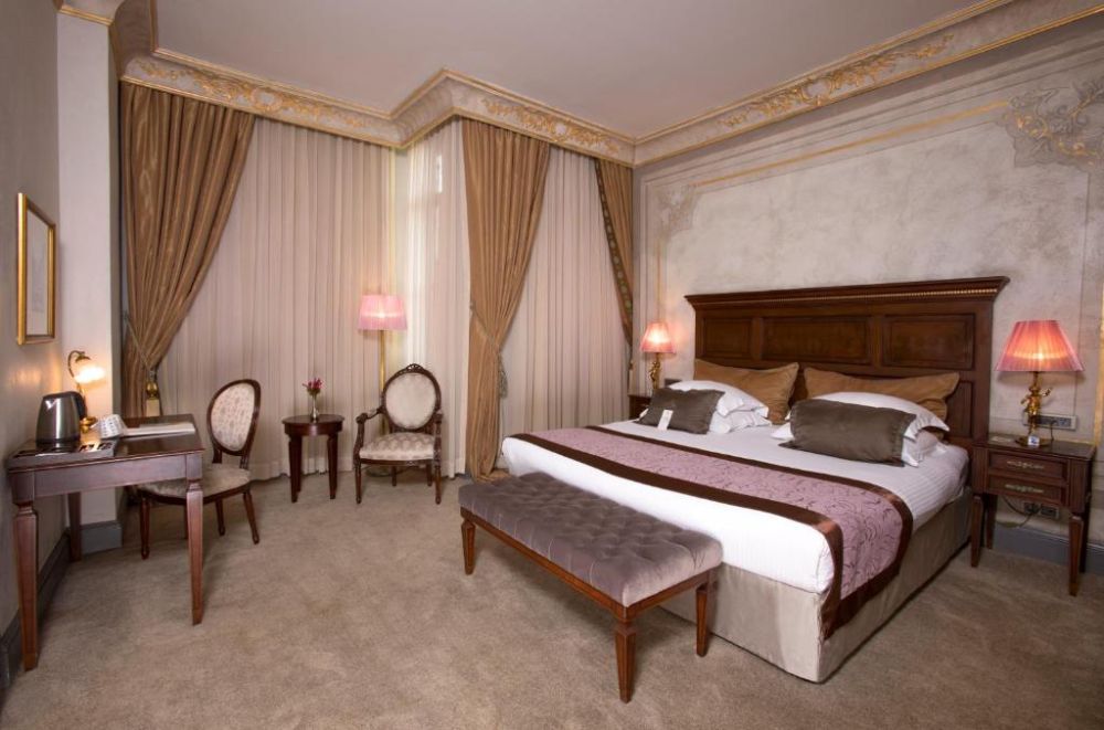 Deluxe room, Palazzo Donizetti Hotel 4*