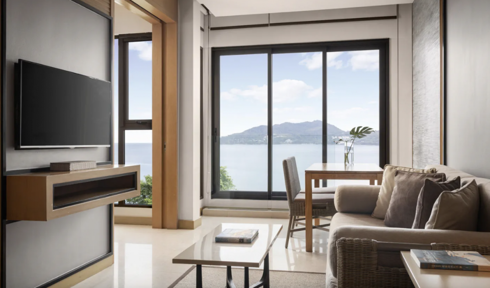 One Bedroom Suite Ocean View Coral Lounge (Ocean Suites Wing), Amari Phuket 5*