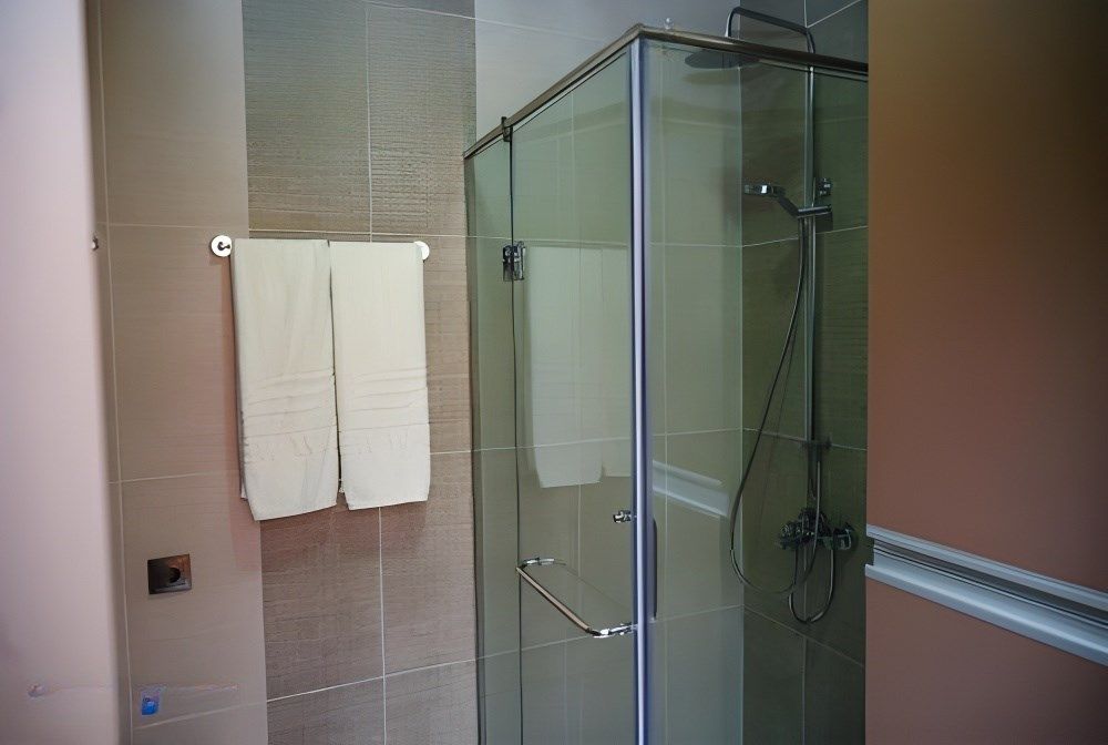 Family Room with Balcony (Connecting), New Wave Apart 