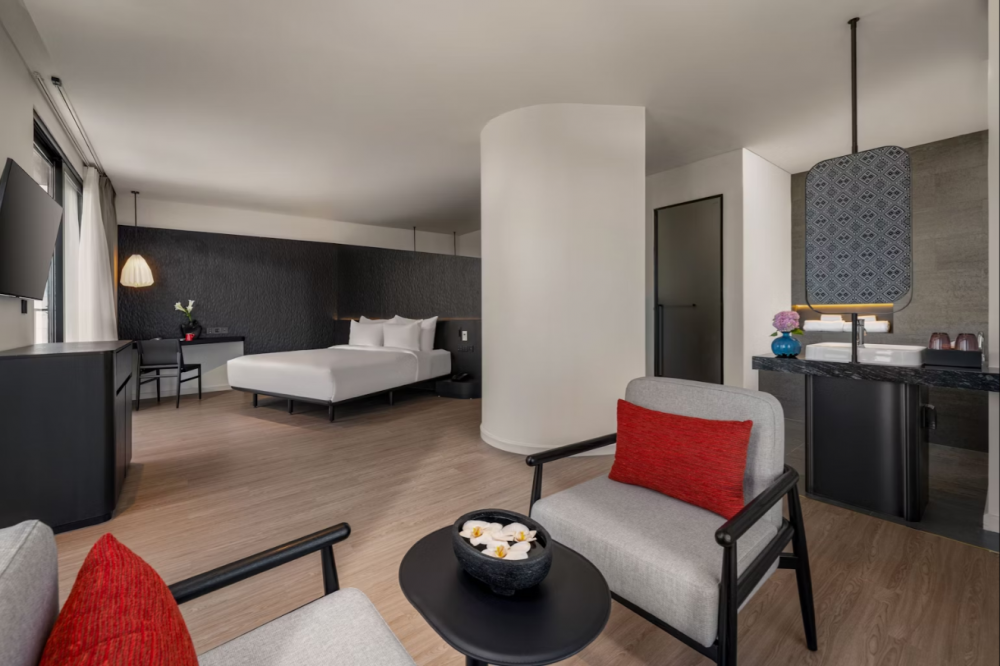 Senior Suite Double River View, Caro Premium DaNang 4*