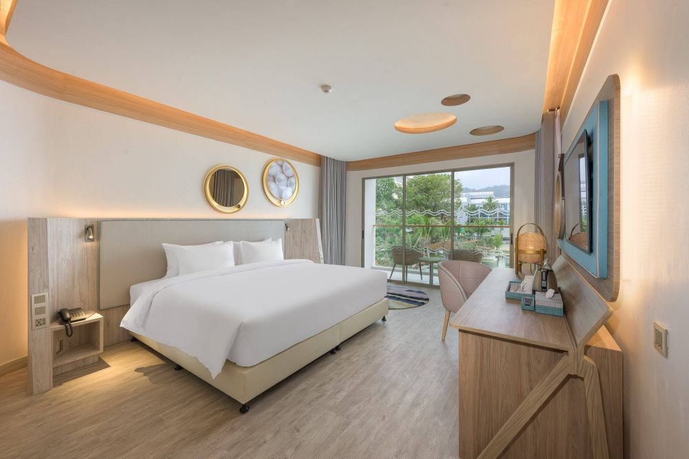 Premier Balcony, Andaman Embrace Patong 4*