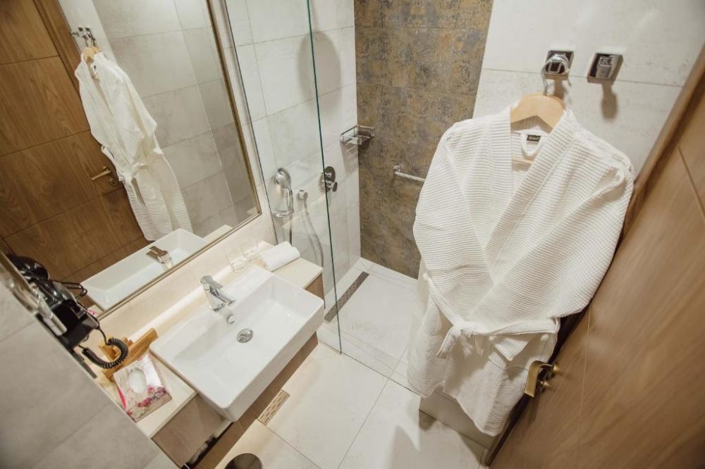 Standard Twin City View Room, La Quinta by Wyndham Batumi 4*