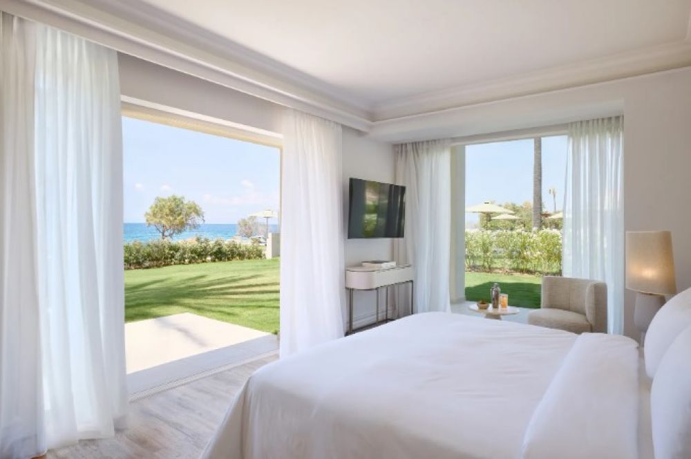 Deluxe Suite Seafront Palm Gardens, Grecotel Filoxenia Hotel 4*