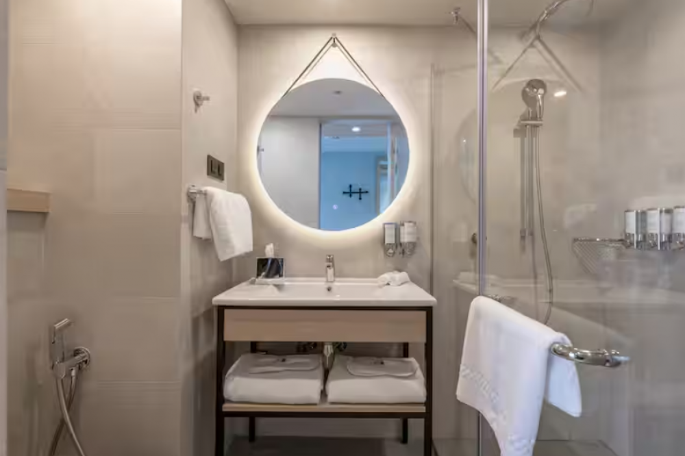 Queen Room, Hampton By Hilton Batumi Center 4*