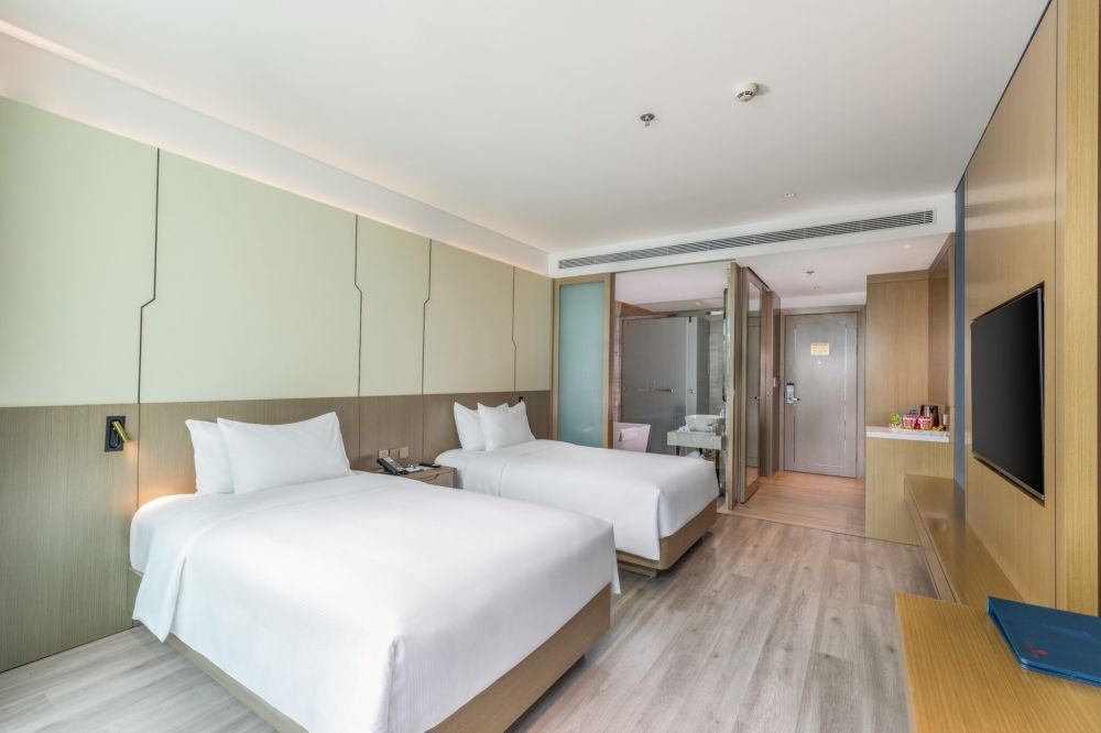 Premier Deluxe Partial Sea View, Awaken Danang 5*