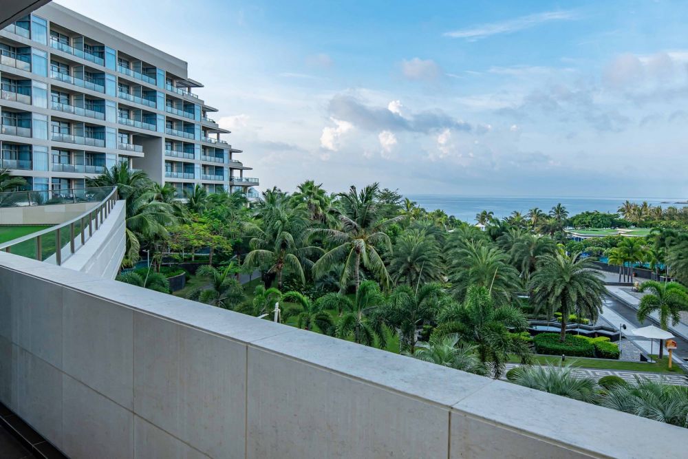 Two Bedrooms Ocean View Suite with Living Room, Mgm Grand Sanya 5*