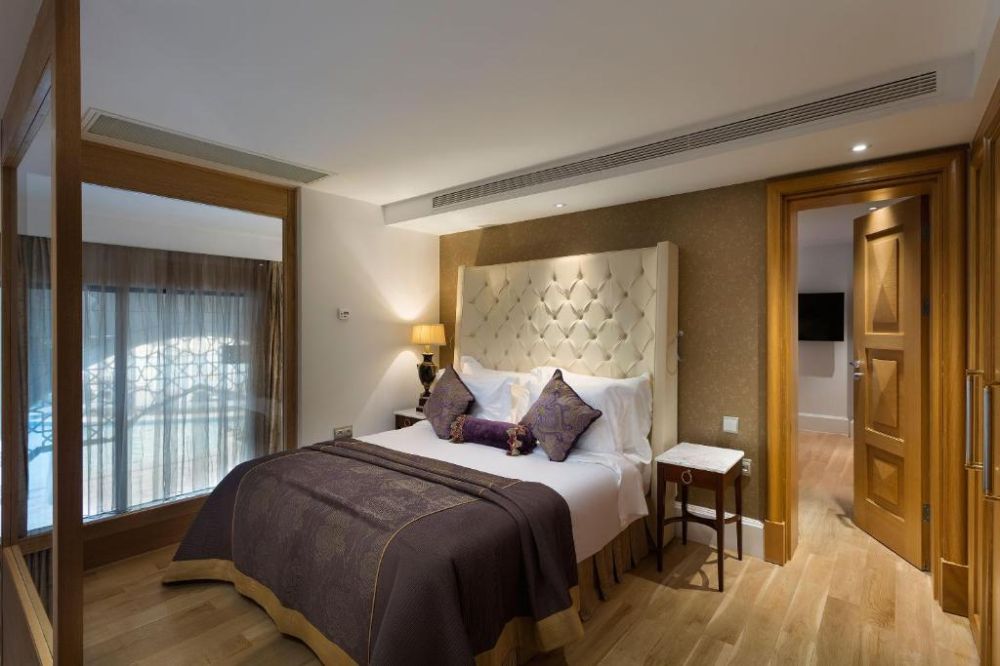 Royal Duplex Suite, Titanic Mardan Palace Special Rooms 5*