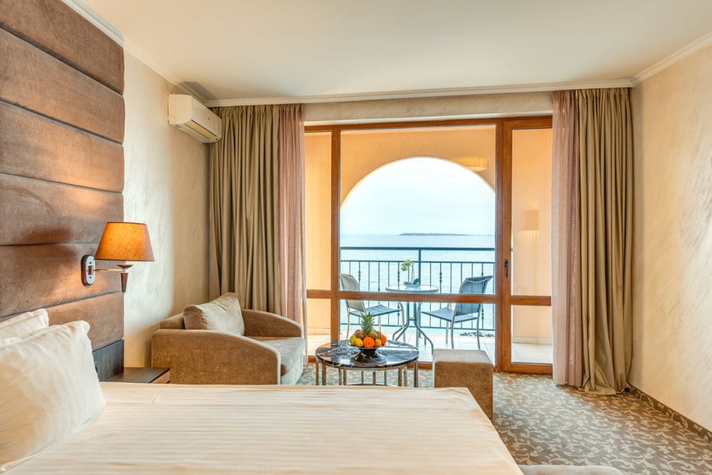 Double Deluxe Room With Sea View, Grand Hotel Sveti Vlas 5*
