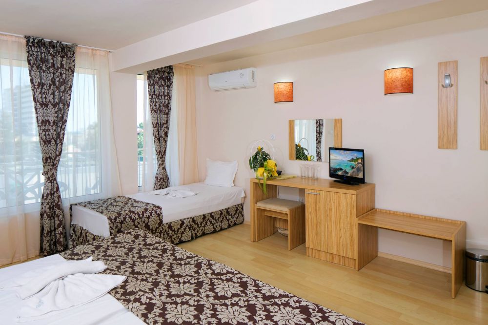 Triple Standard, Karlovo 3*