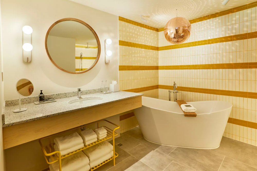 Deluxe Studio Suite with Balcony, The Standard Hua Hin 5*