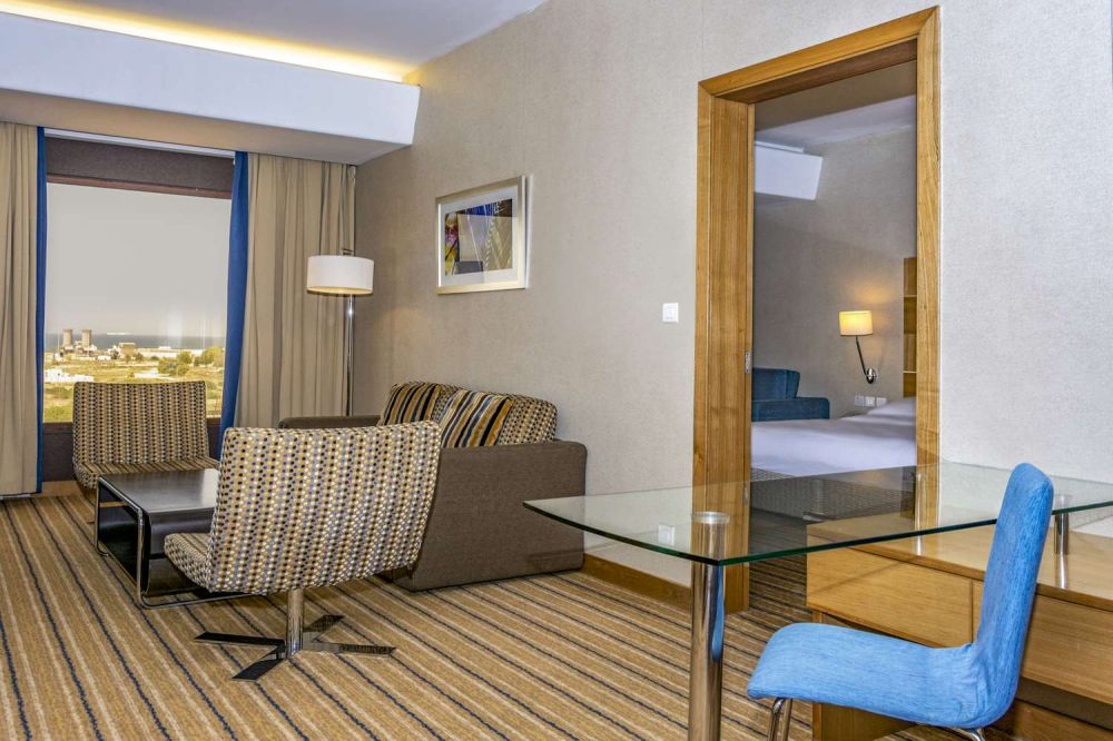 Suite Room, Golden Tulip Muscat 4*