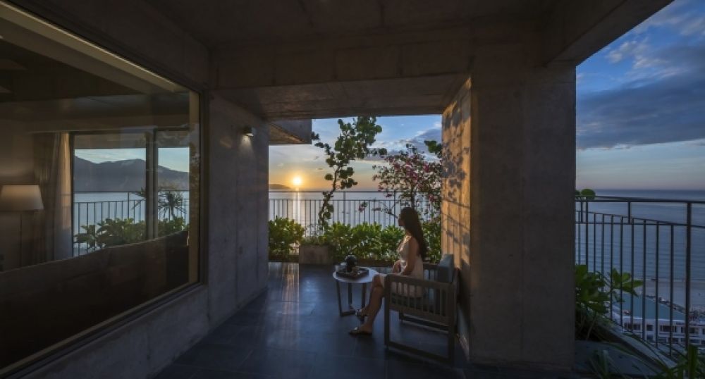 1 Bedroom Luxury Ocean Front Apartment with Balcony, Chicland Hotel 4*
