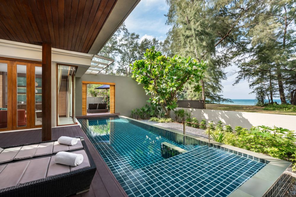 Duplex Oceanfront Villa, Renaissance Resort & Spa 5*