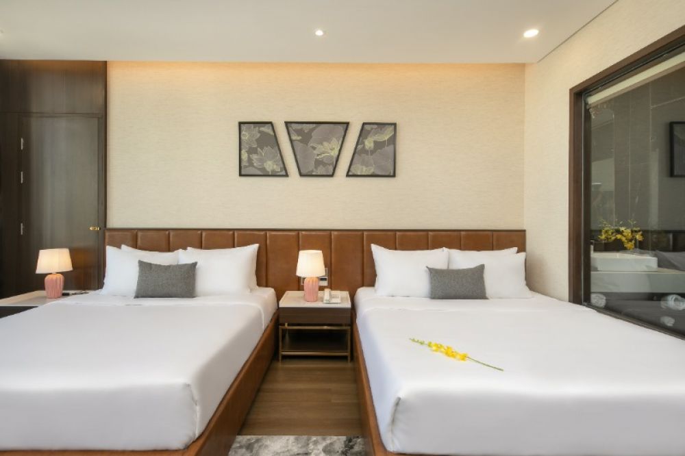 Deluxe Twin Sea View with Balcony, Golden Lotus Grand Hotel 4*
