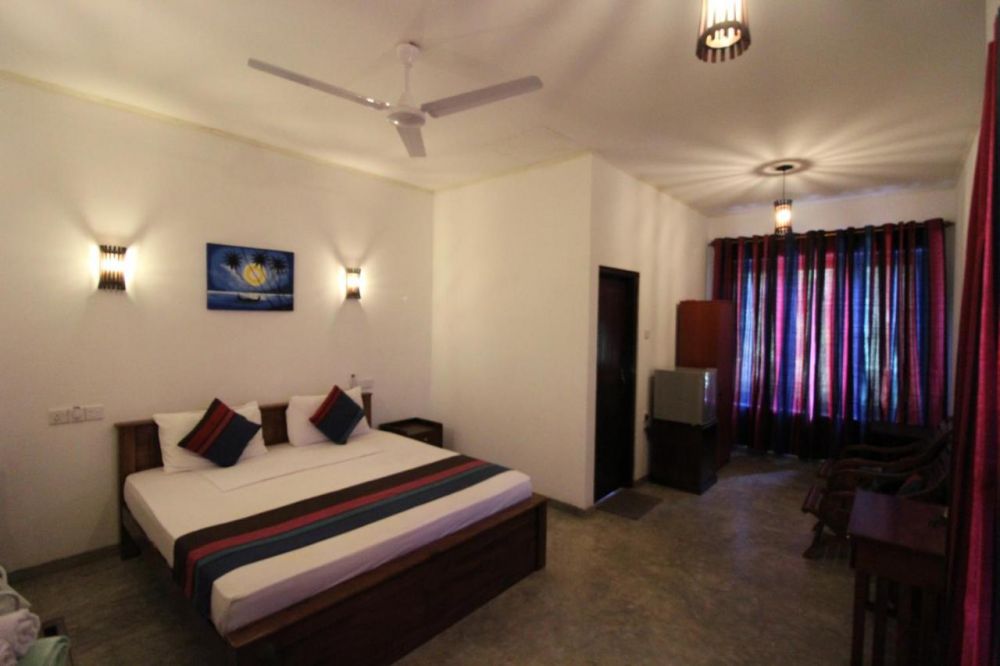 Large Double Room, Santori Unawatuna 3*