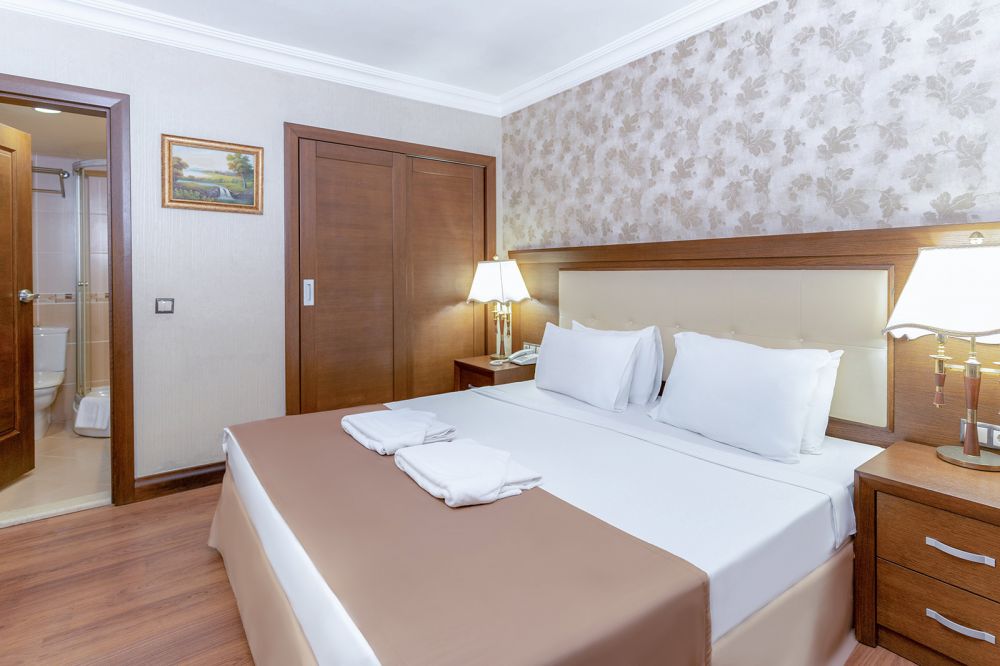 Club Standard Room, Latanya Park Resort Hotel 4*