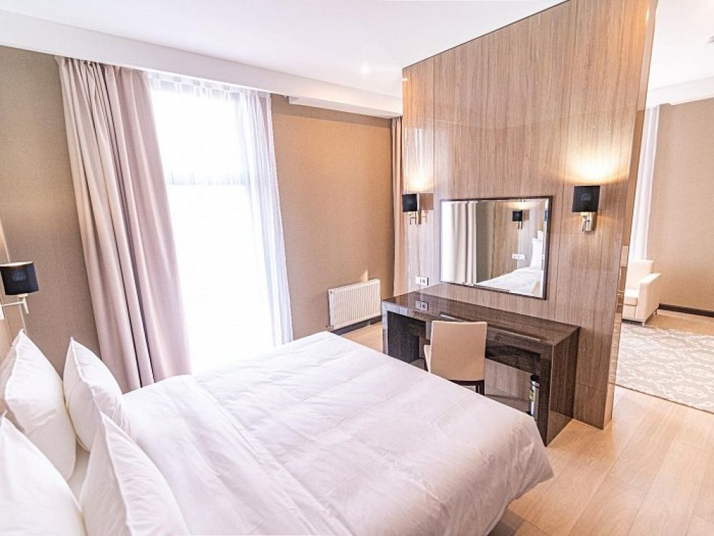 Suite, Resident City Hotel 4*