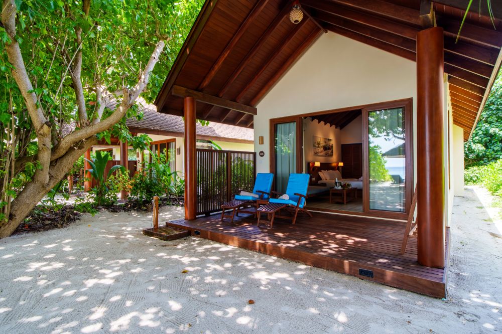 Deluxe Beach Villa, Reethi Faru Resort 4*