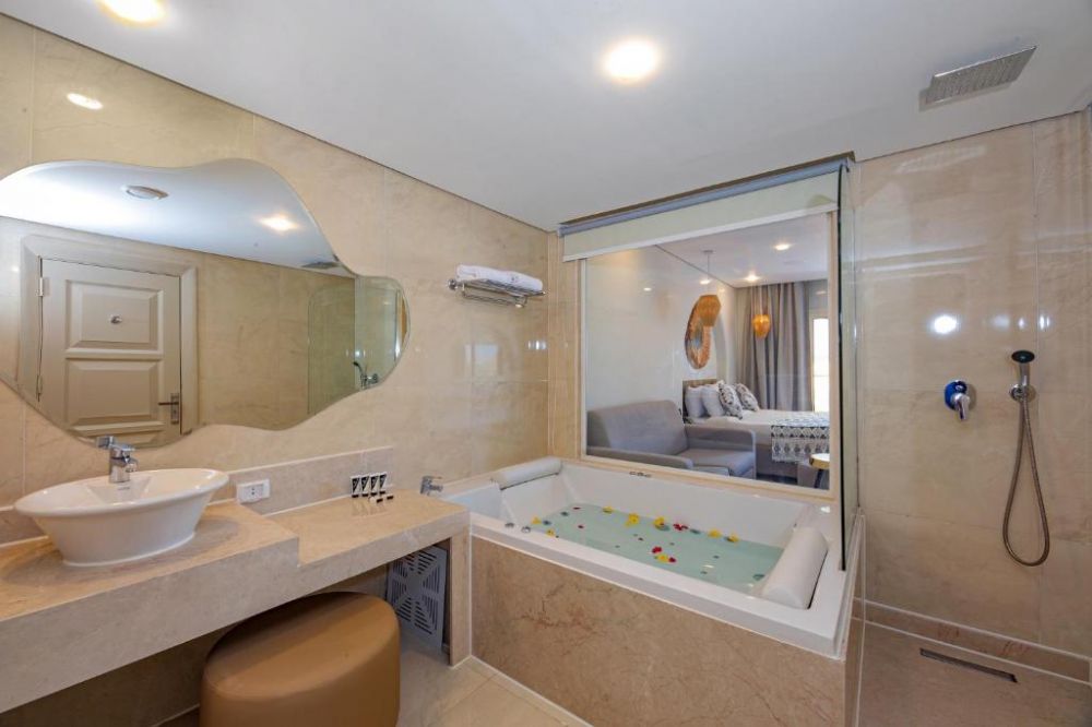 JACUZZI SUITE, Panorama Bungalows El Gouna 4*