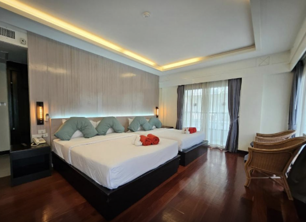 Deluxe Triple Chalet Wing, Grand Jomtien Palace Hotel 3*