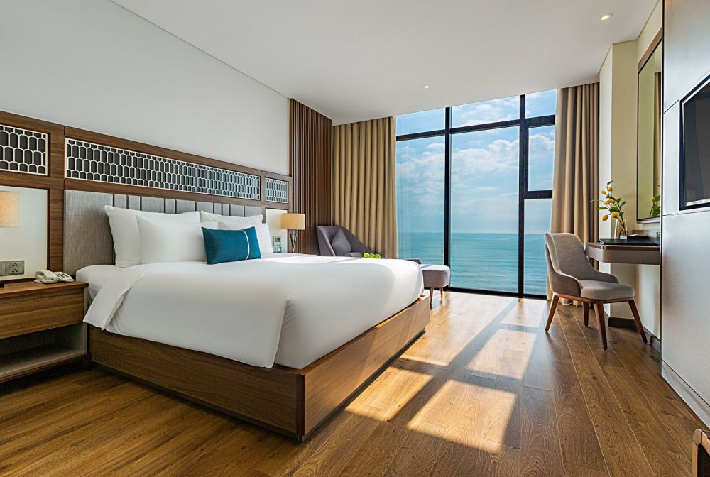 Grand Ocean, Peninsula Hotel 5*