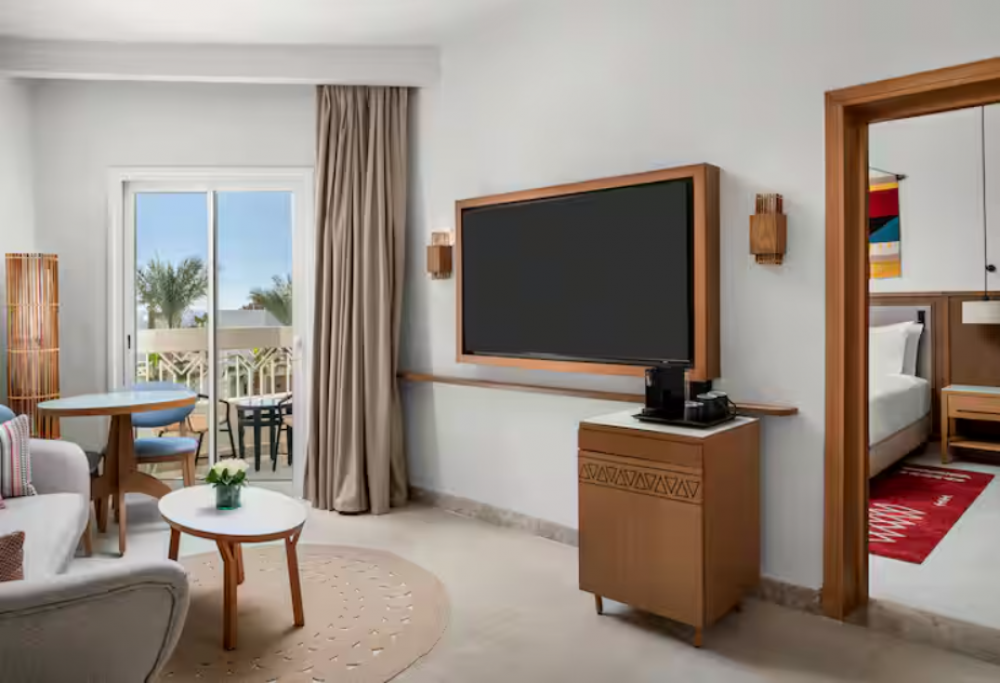 Beachside Premium Suite PV/SV, Doubletree By Hilton Sharks Bay (ex. Hilton Sharks Bay) 4*