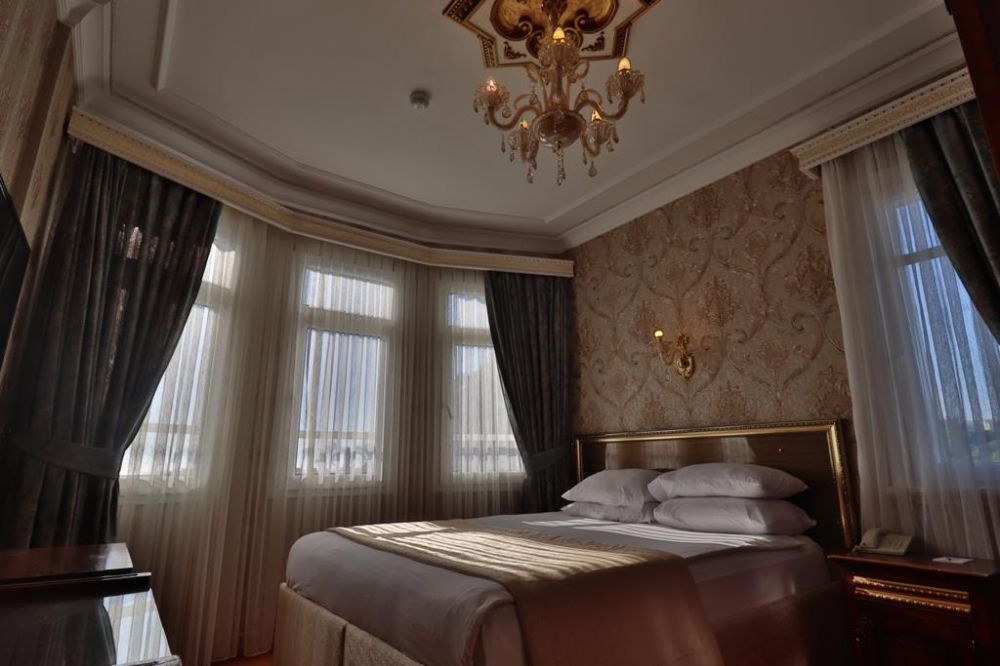 Deluxe Triple Sultanahmet Square View, Blue House Hotel 3*