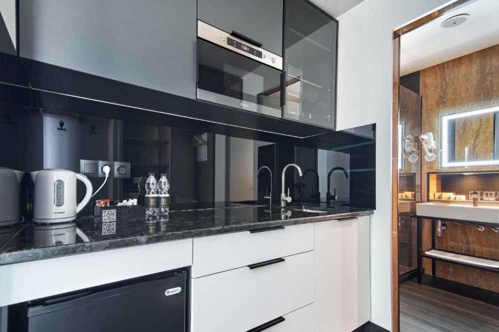 Standard, Fomich Residence 