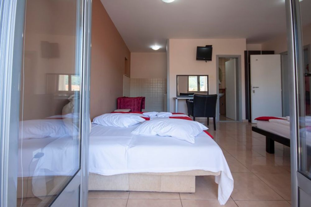 Studio 03+1, Mare Apartments 3*