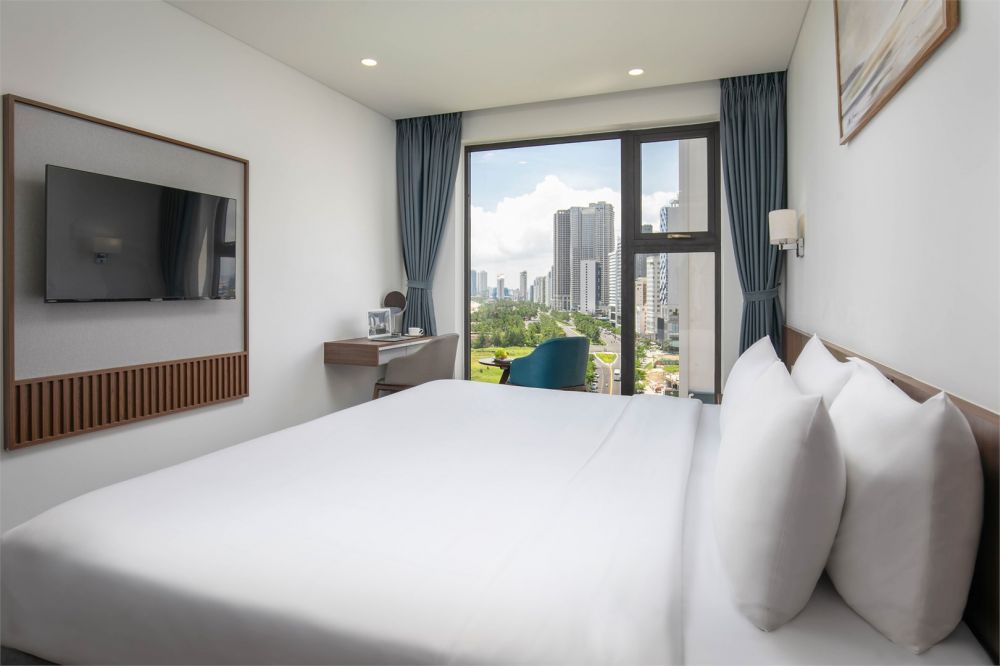 Deluxe, Mangata Beachfront Hotel 4*