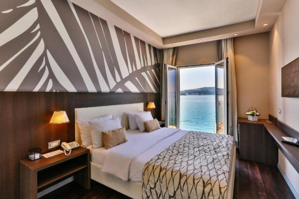 DBL Superior Sea View, Palma Tivat 4*