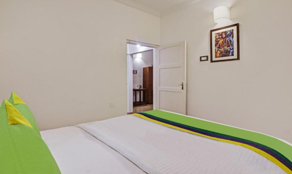Superior Suite, Santa Monica 2*