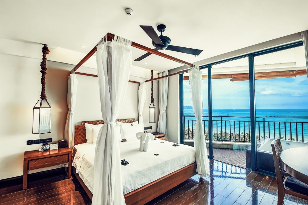 Panoramic Ocean View Suite, Ocean Sonic Resort Sanya 5*