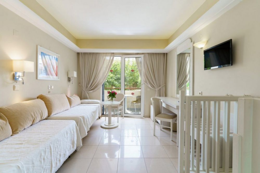 Family GV, Pearl Beach 4*